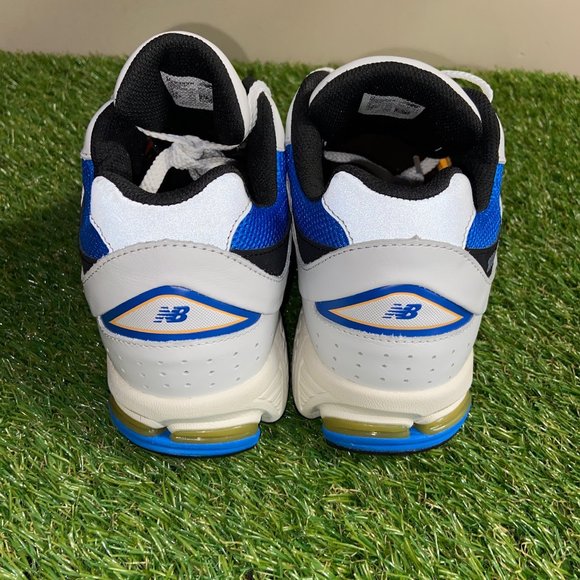 New Balance 2002R \